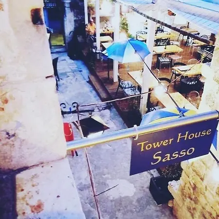 Towerhousesasso בית הארחה 3*